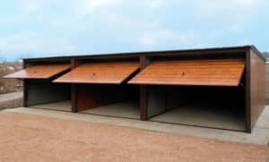 Trzystanowiskowy garaż blaszany 9x6