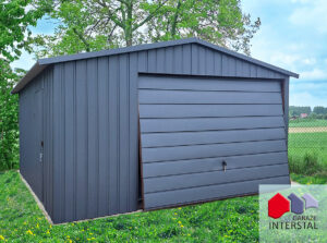 blaszak dwuspadowy z uchylną bramą