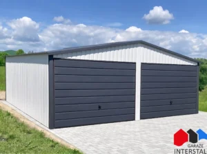 Biały garaż blaszany 6x6 m, bramy uchylne grafitowe, dach dwuspadowy, widok prezentowanej konfiguracji
